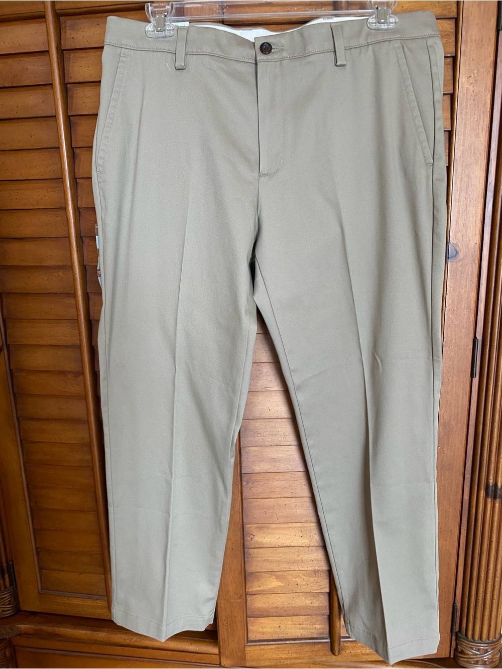 Dockers Men's Straight Fit Chinos in Light Tan  NWT